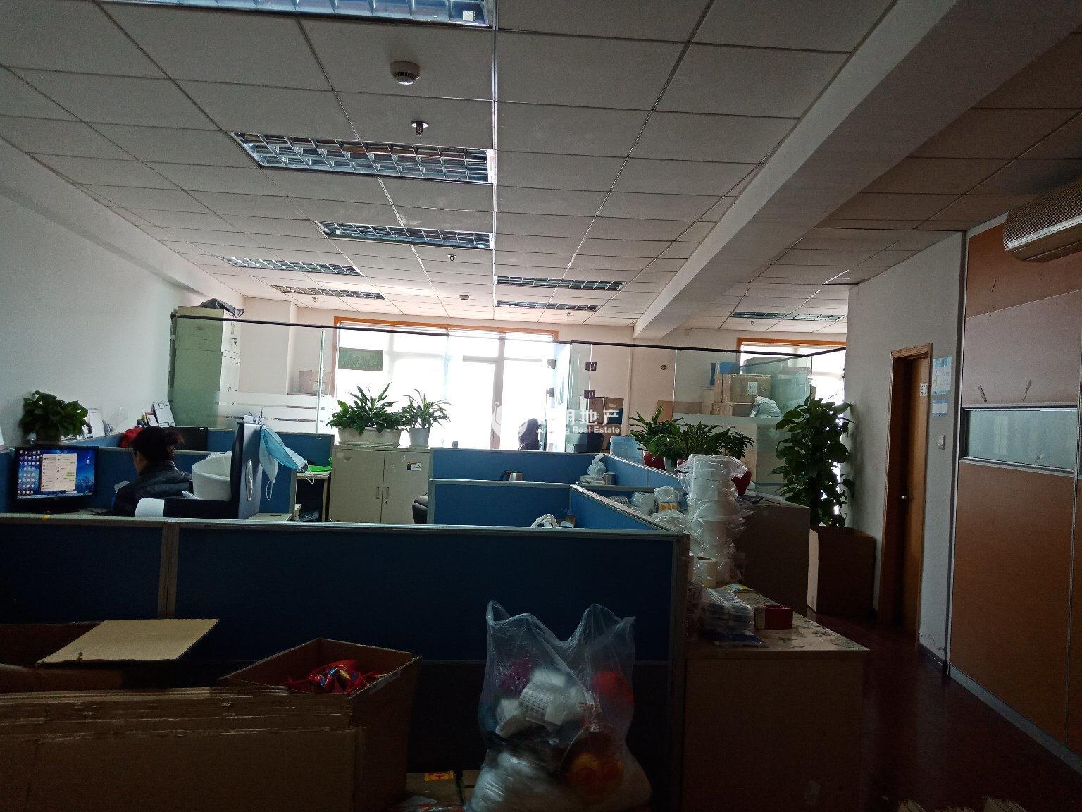 万体馆徐汇晶典大厦158平米写字楼出租